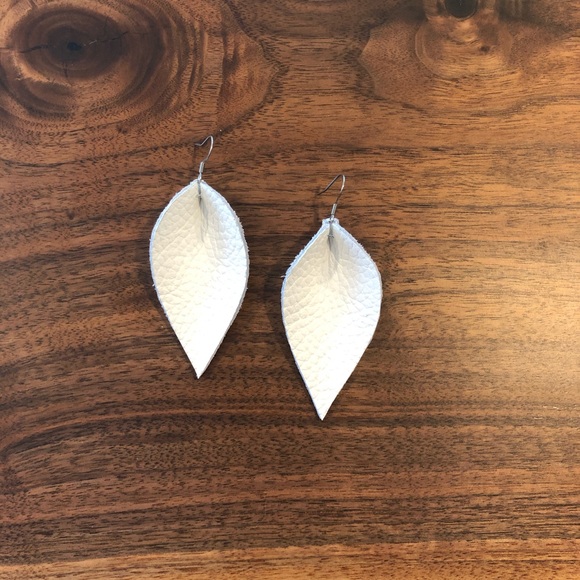 White - Real Leather Leaf Earrings! Super Soft! - Picture 2 of 7